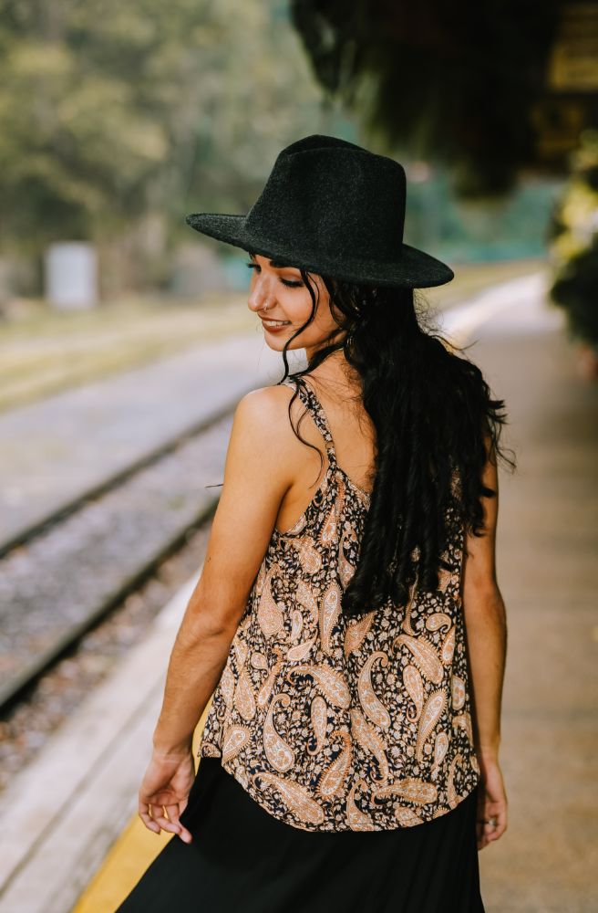 Black Paisley Kelly Singlet, Rear View