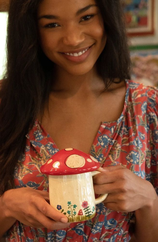 fairy gardeners red mushroom mug with lid